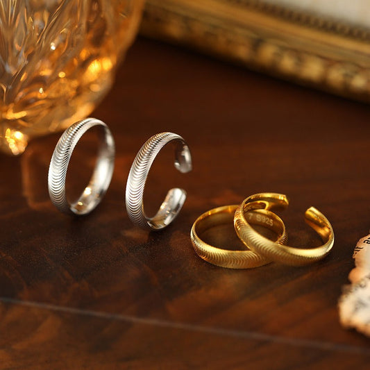 Capture the Mysterious Glow – Cat‘s Eye Stone Ring with Mirror Polishing