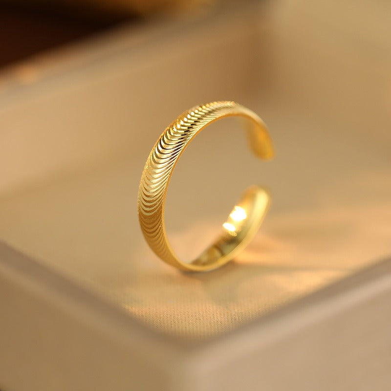 Capture the Mysterious Glow – Cat‘s Eye Stone Ring with Mirror Polishing