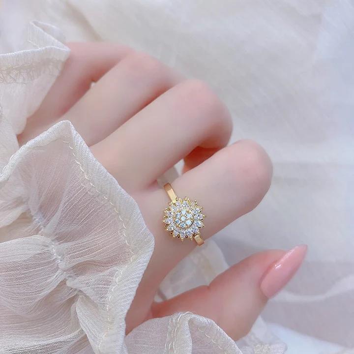 Spinning Sunflower Worry Ring for Anxiety Relief - Perfect Gift for Friendship and Family