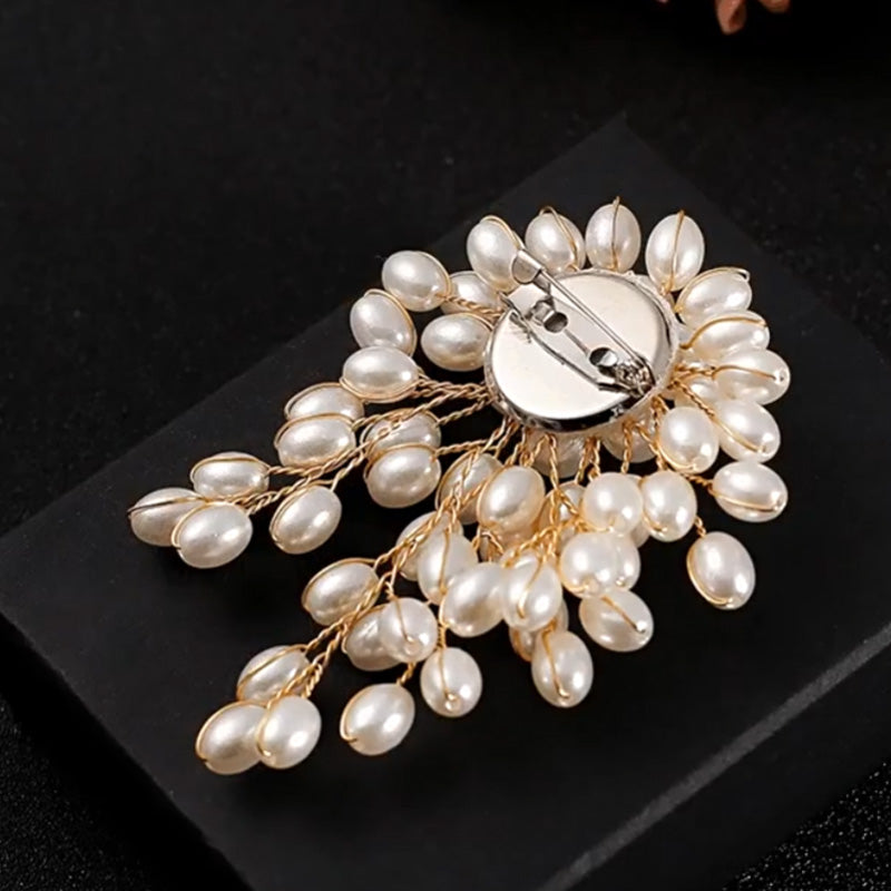 Women's High-end Exquisite Handmade Pearl Brooch