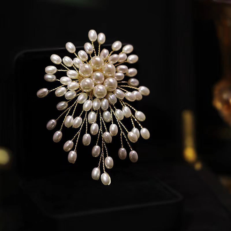 Women's High-end Exquisite Handmade Pearl Brooch